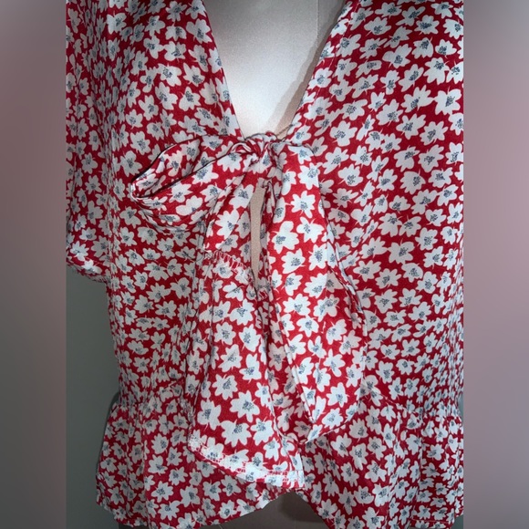 Shein 2xl Red&Wht Flower Top - Picture 5 of 9